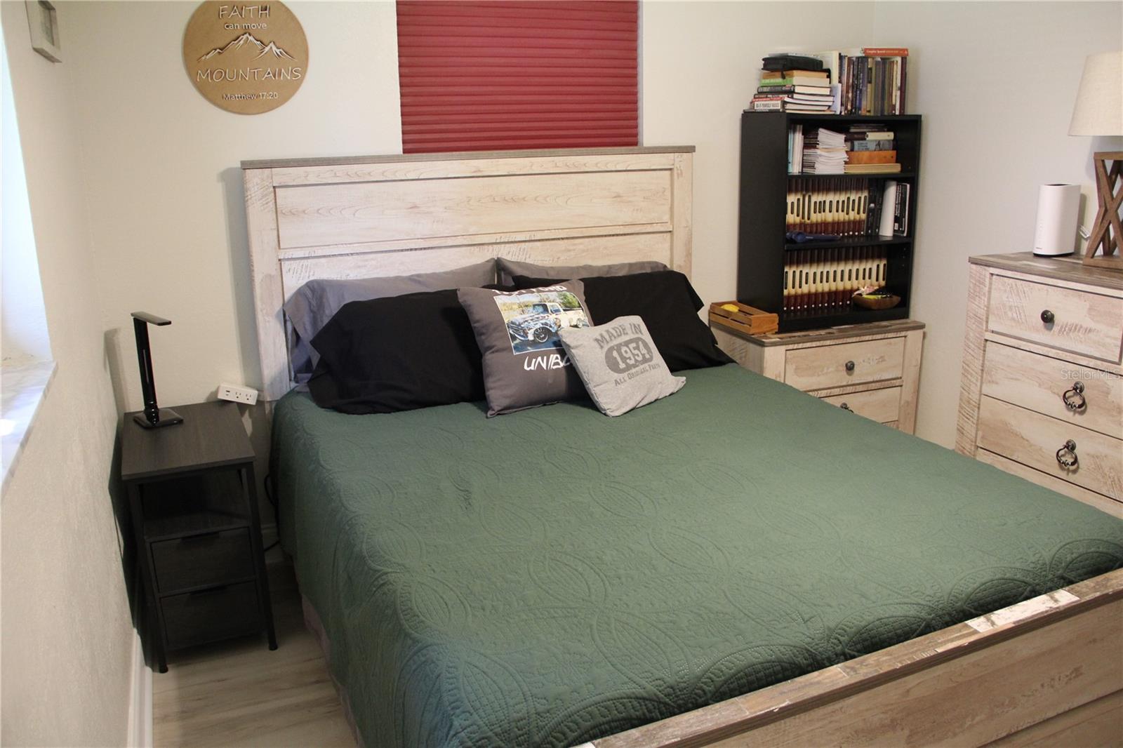 Image 40 of 72 For 624 Showalter Avenue