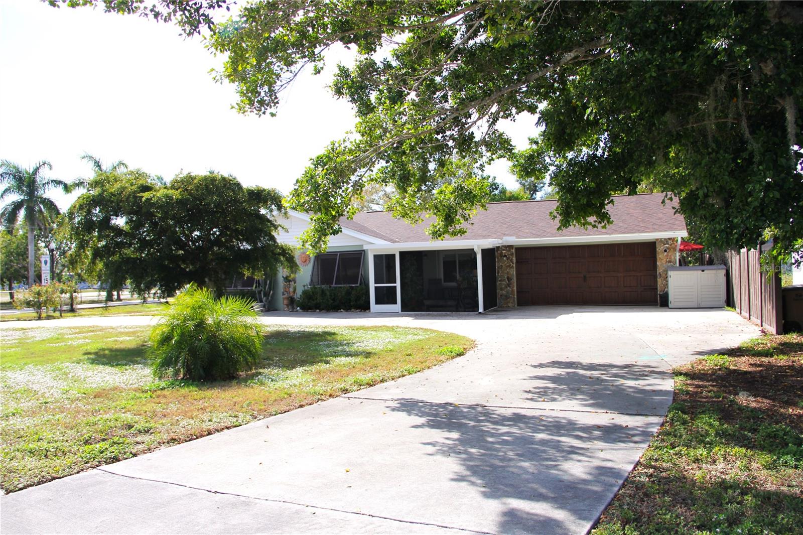 Image 5 of 72 For 624 Showalter Avenue