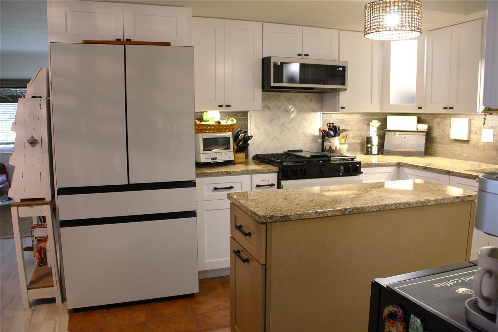 Image 51 of 72 For 624 Showalter Avenue