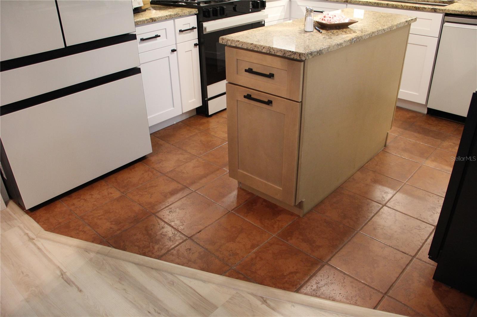 Image 52 of 72 For 624 Showalter Avenue