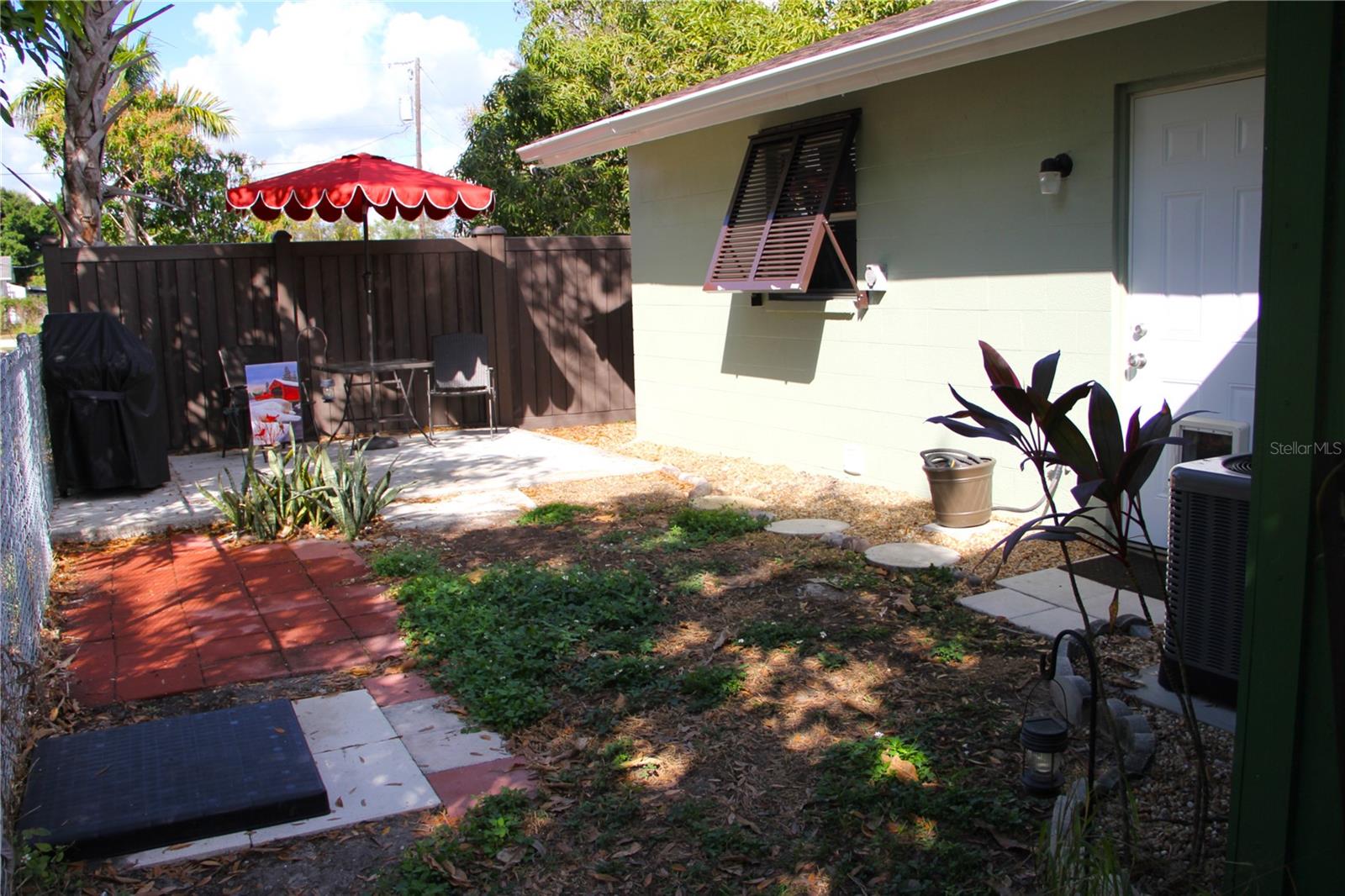 Image 59 of 72 For 624 Showalter Avenue