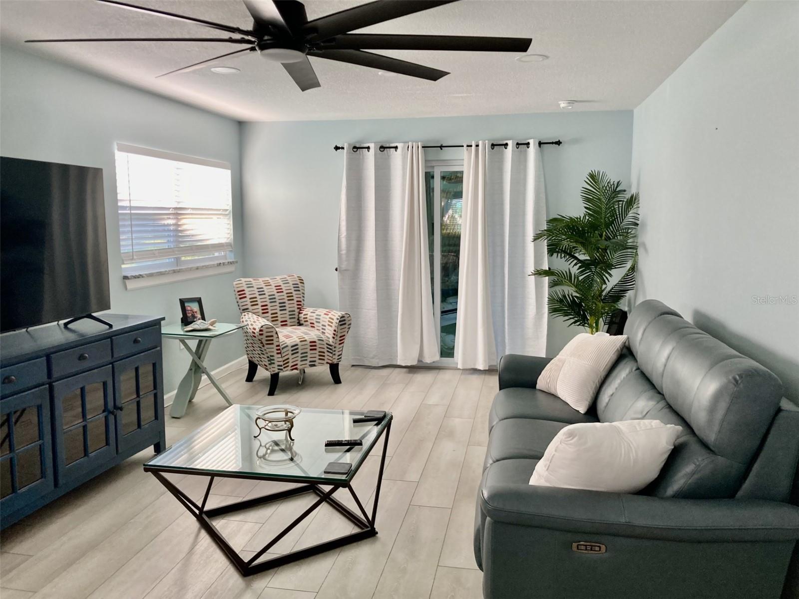 Image 3 of 18 For 4511 3rd Street Circle W 289