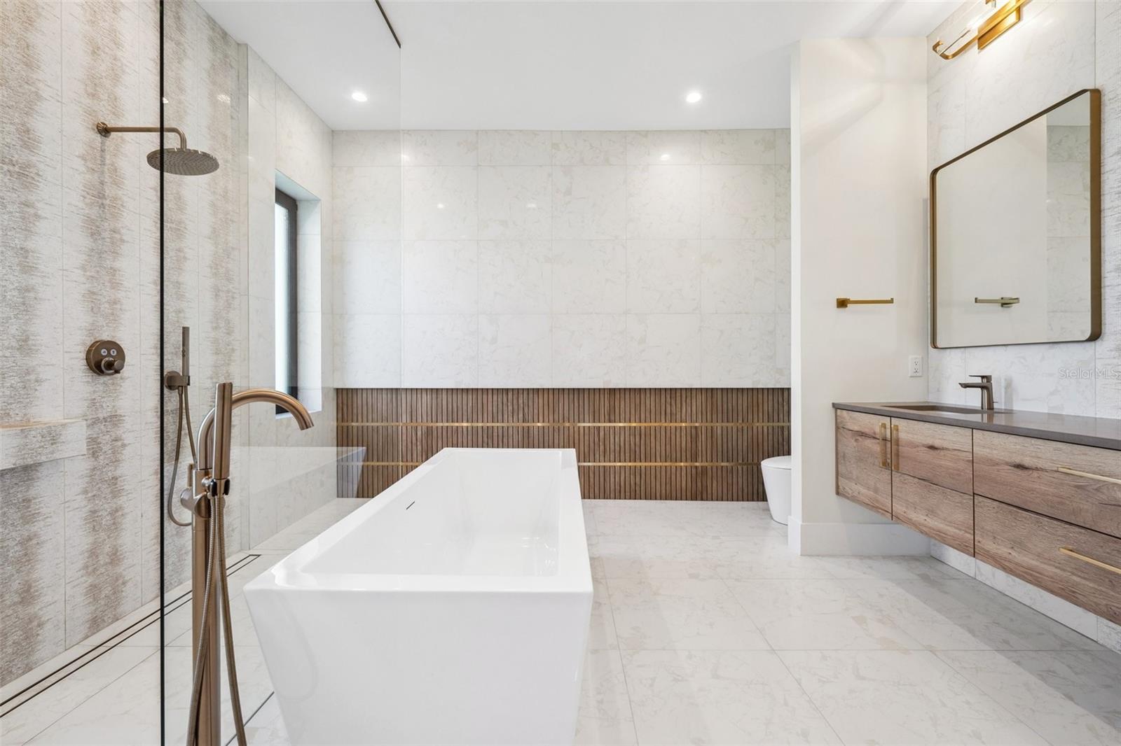 Image 37 of 58 For 507 Acacia Lane