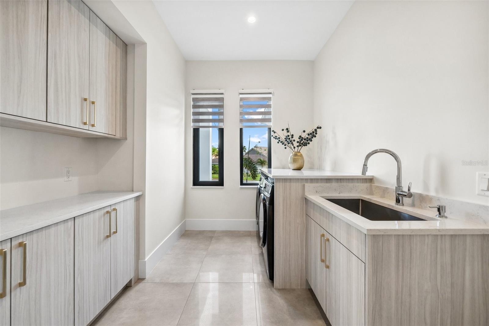 Image 41 of 58 For 507 Acacia Lane