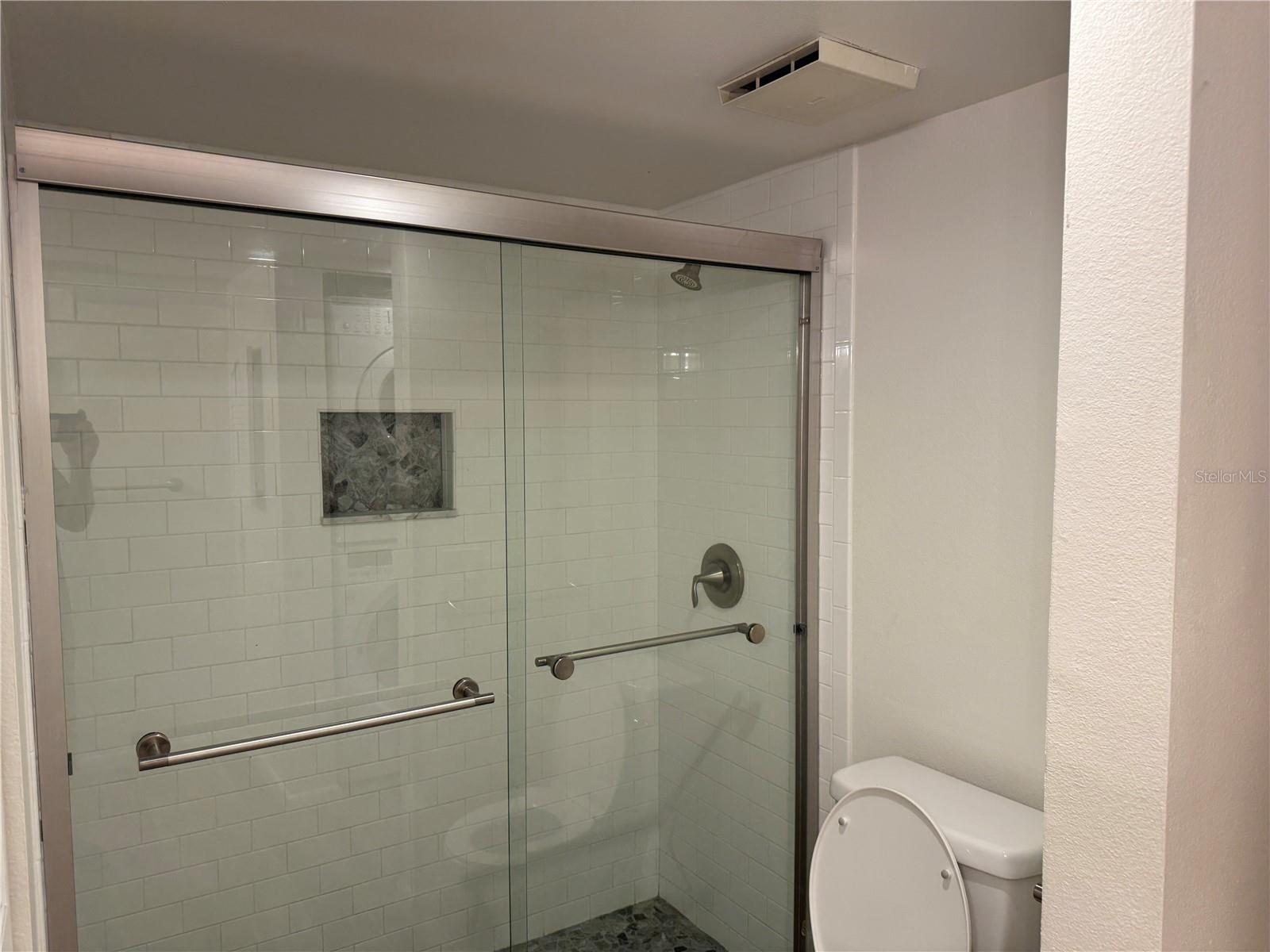 Image 20 of 44 For 5691 Ashton Lake Drive 14