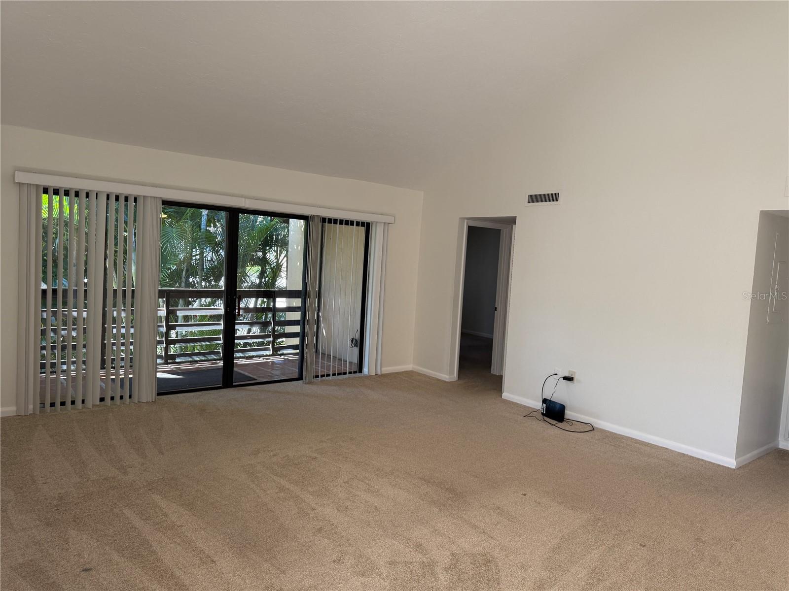 Image 6 of 44 For 5691 Ashton Lake Drive 14