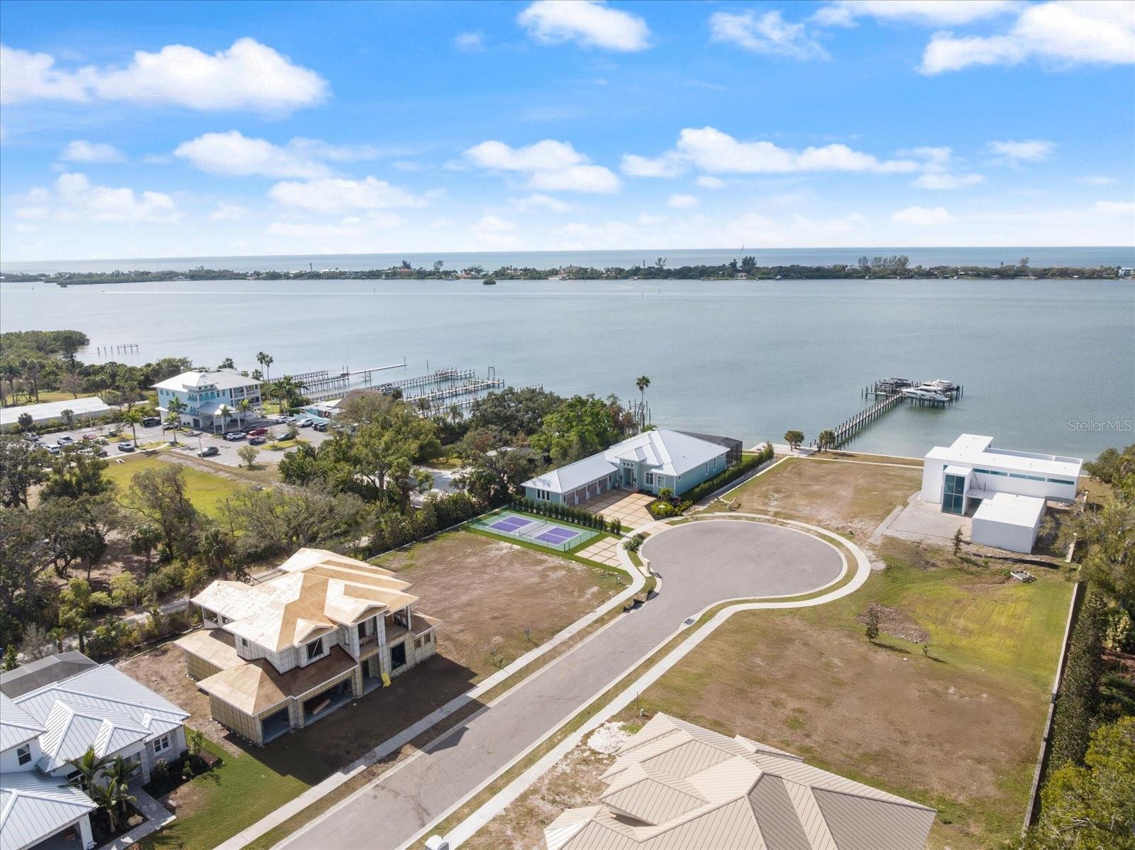 Image 3 of 8 For 3813 Parrot Bay Court