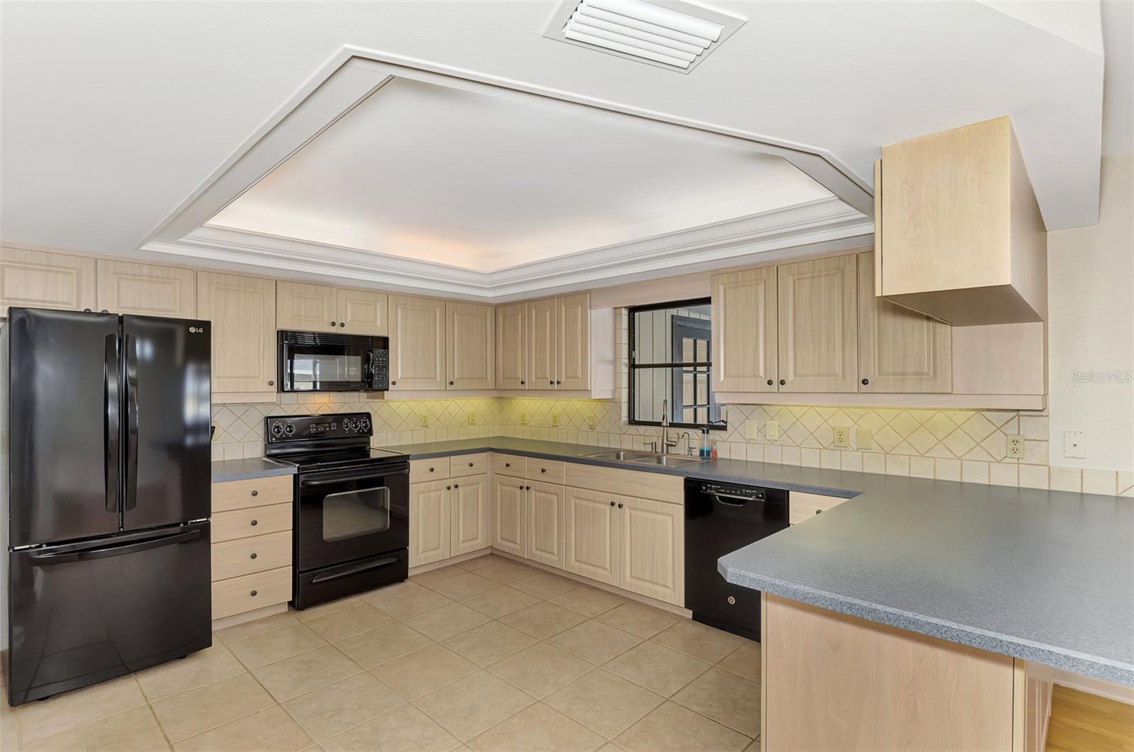 Image 14 of 49 For 4136 Wake Avenue