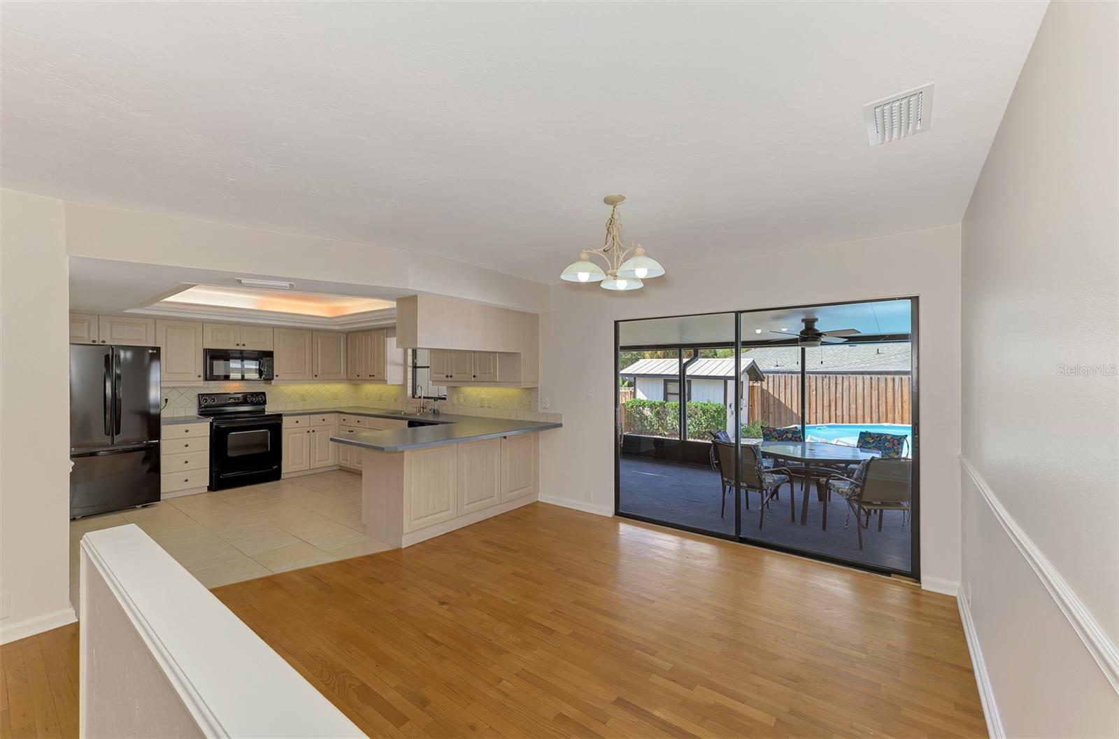 Image 9 of 49 For 4136 Wake Avenue