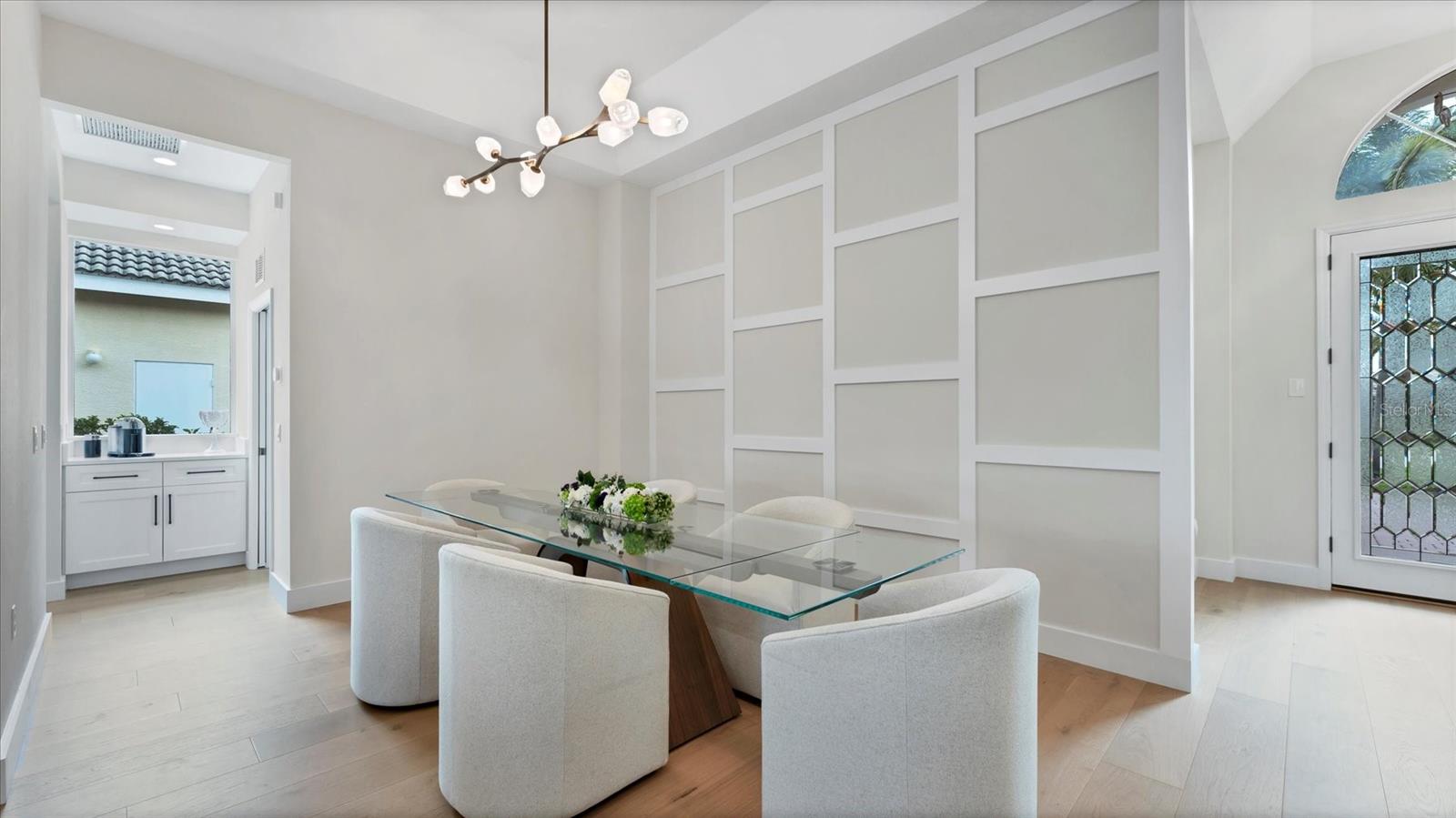 Image 18 of 87 For 8330 Abingdon Court