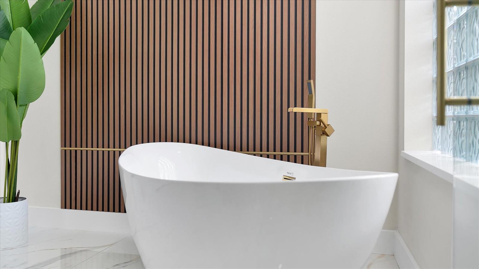 Image 32 of 87 For 8330 Abingdon Court