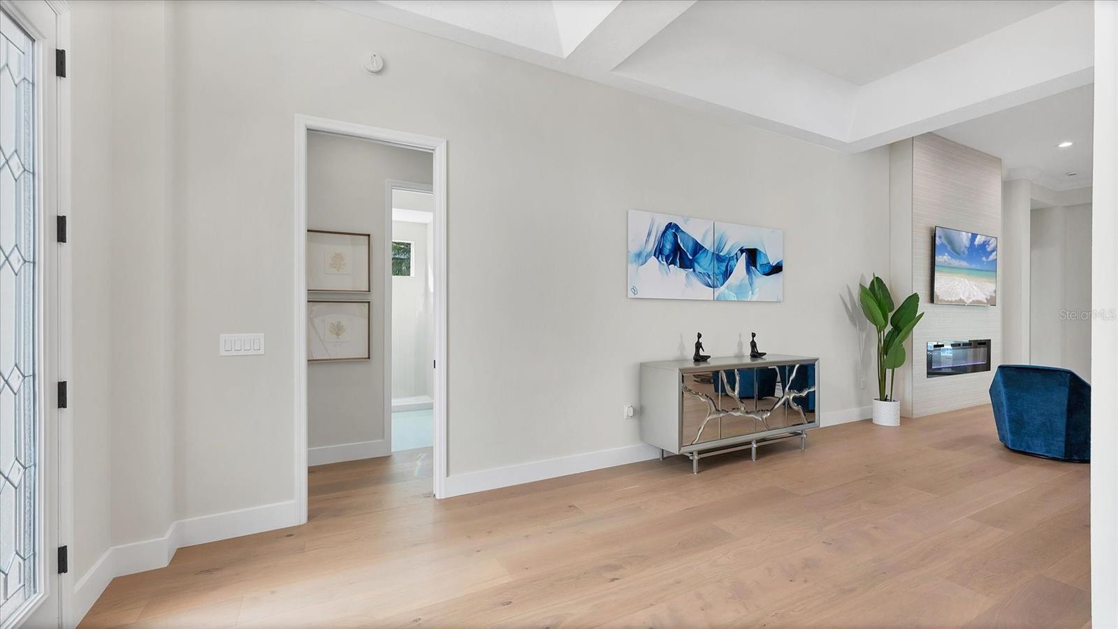 Image 38 of 87 For 8330 Abingdon Court