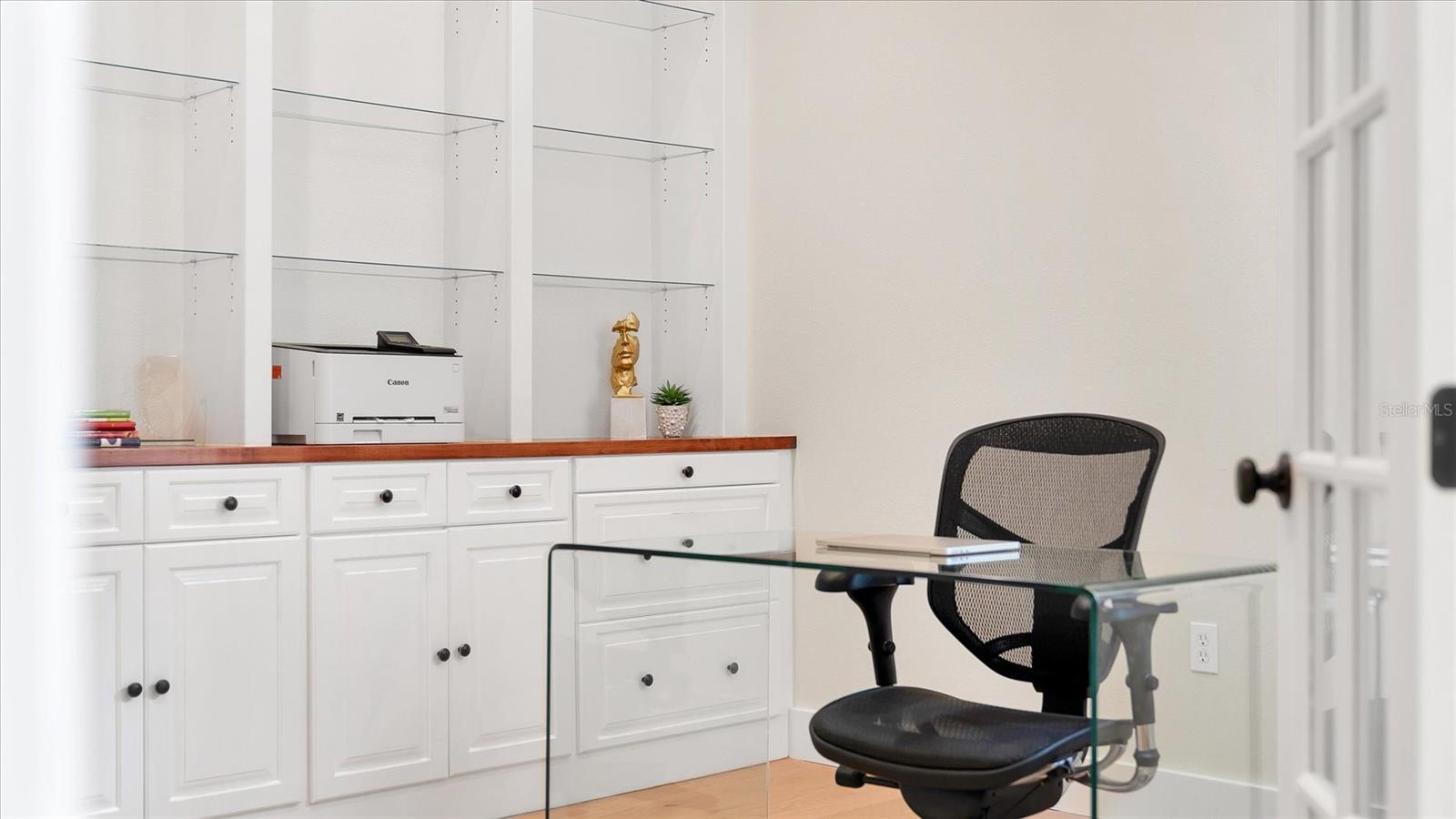 Image 44 of 87 For 8330 Abingdon Court