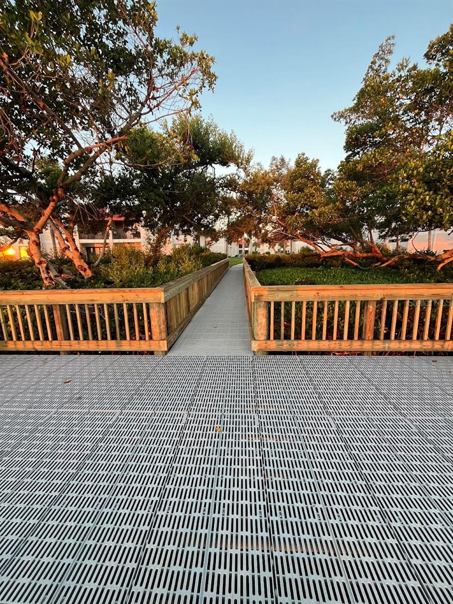 Image 33 of 43 For 1801 Gulf Drive N 166