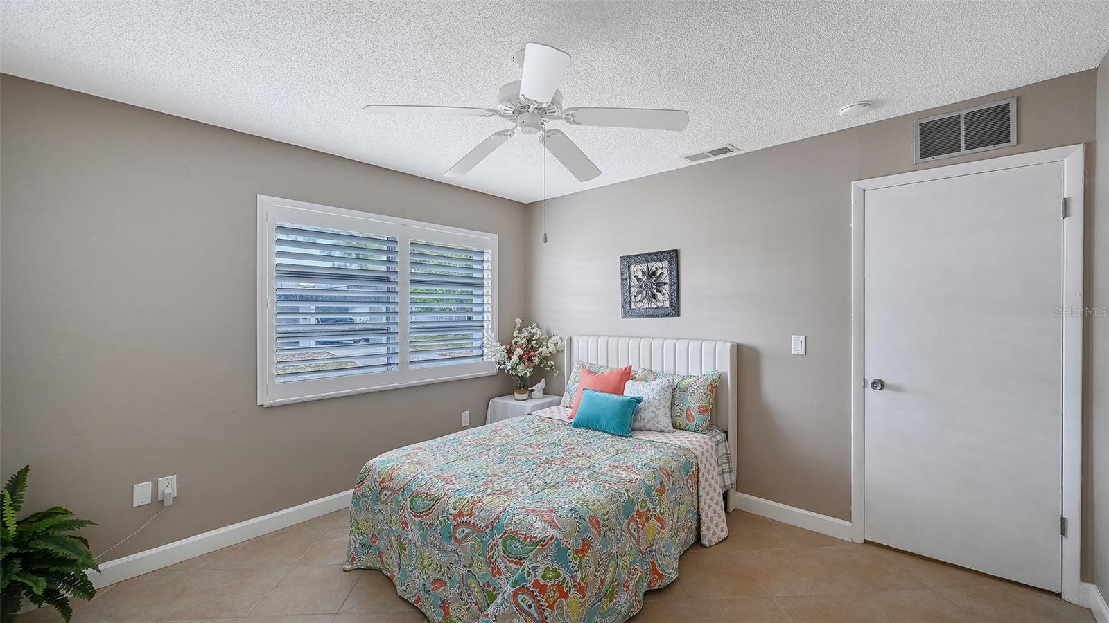 Image 17 of 30 For 3904 Ashwood Lane 64