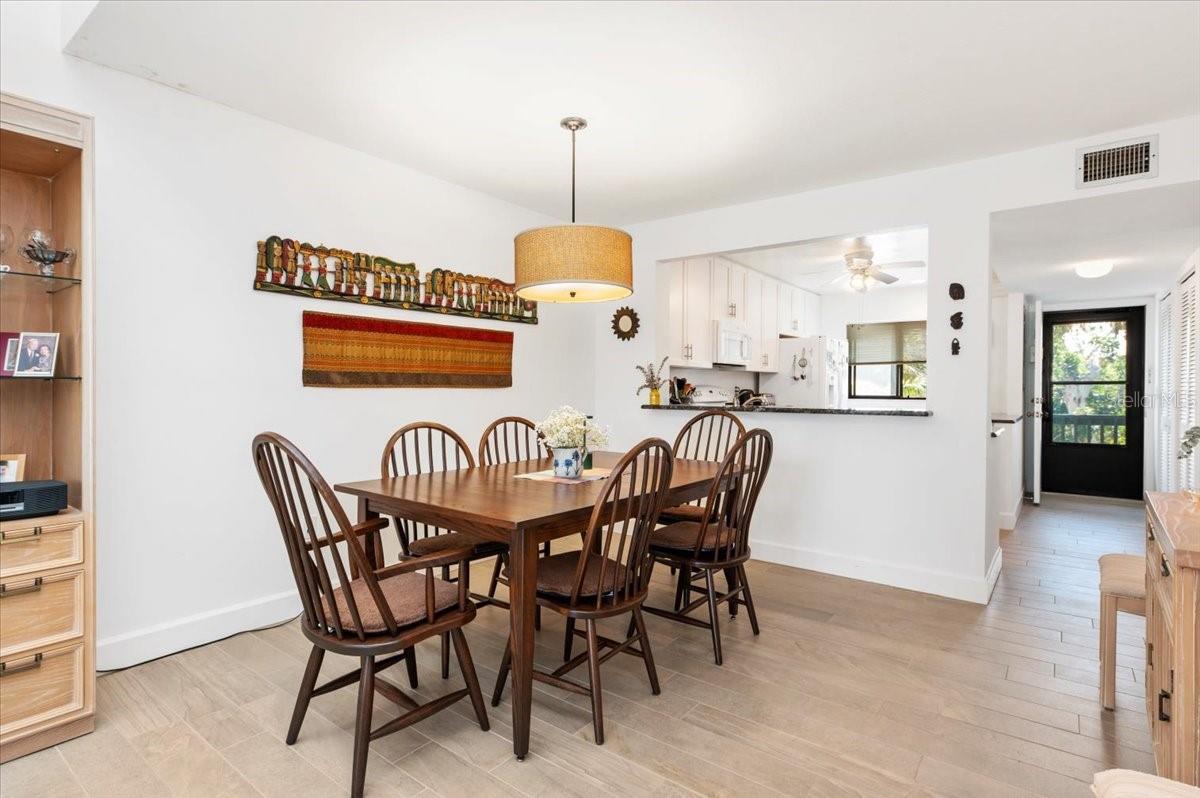 Image 10 of 38 For 1519 Pelican Point Drive 288