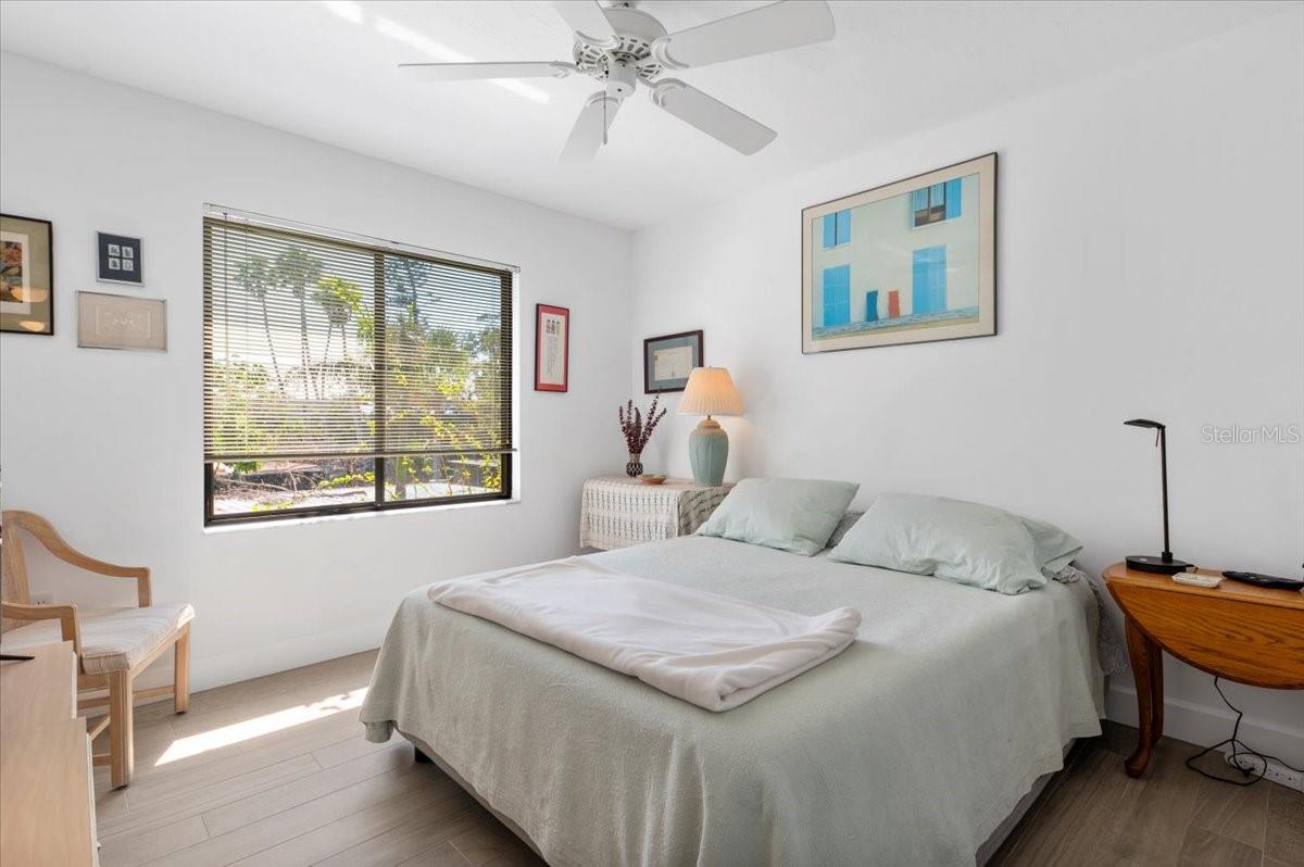 Image 16 of 38 For 1519 Pelican Point Drive 288