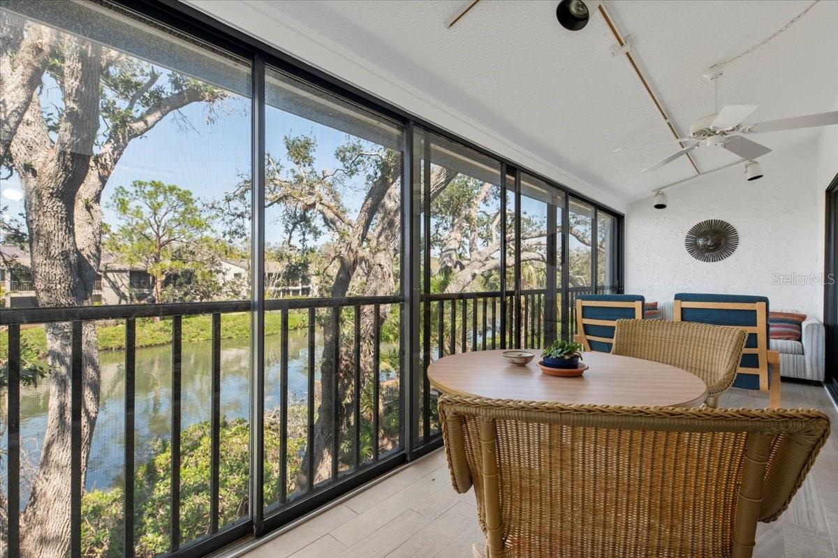 Image 20 of 38 For 1519 Pelican Point Drive 288