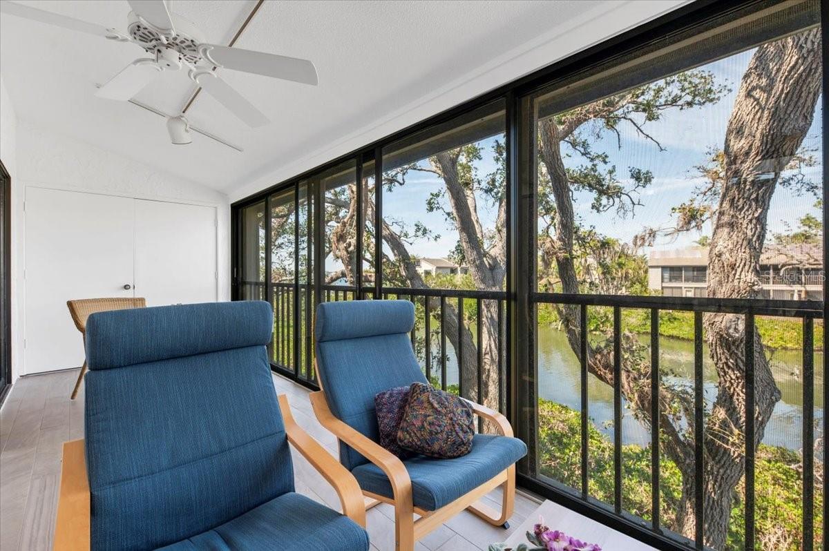 Image 21 of 38 For 1519 Pelican Point Drive 288