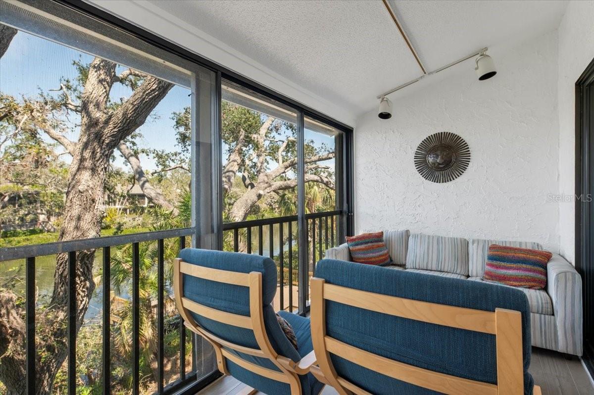 Image 22 of 38 For 1519 Pelican Point Drive 288