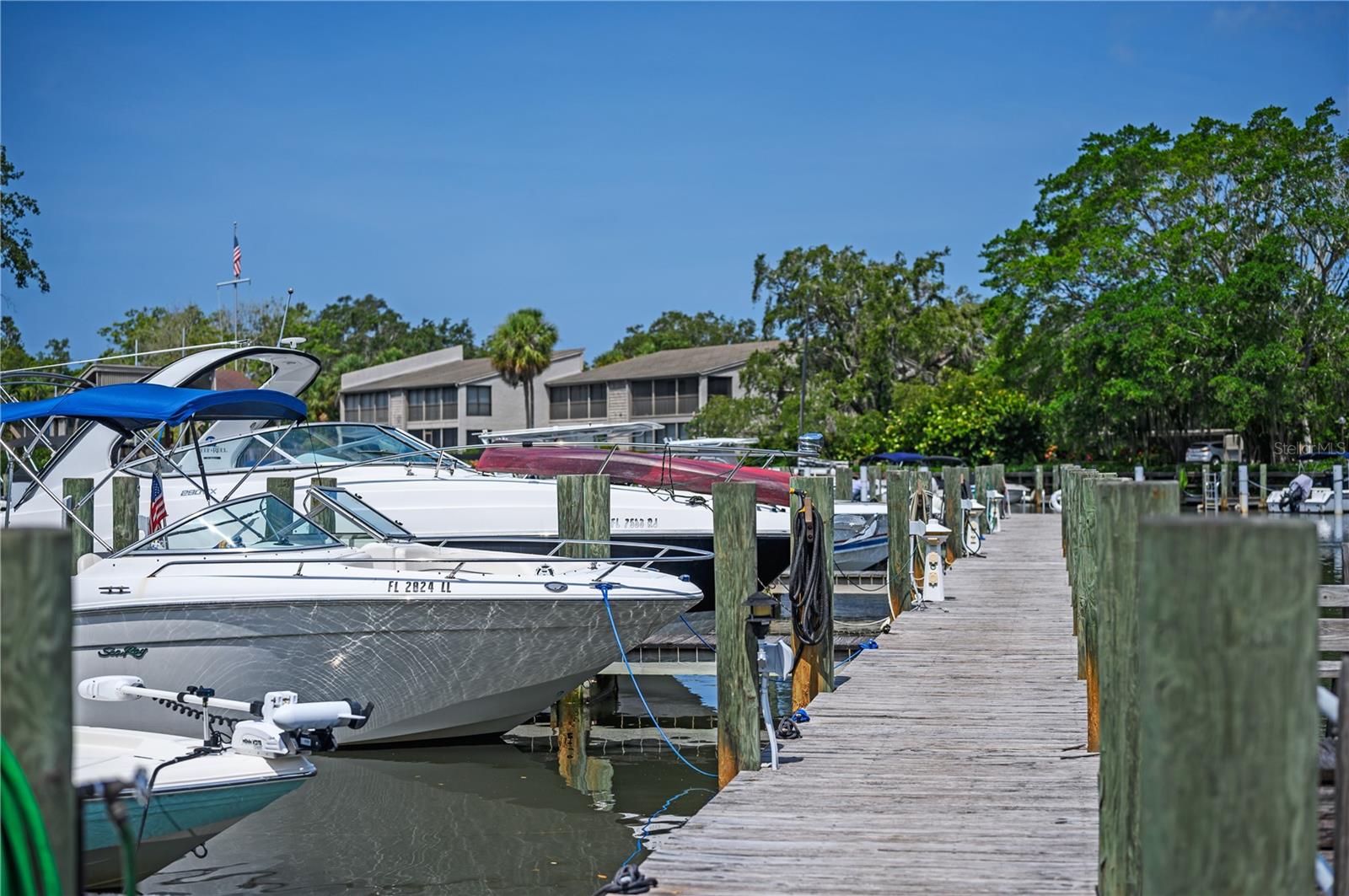 Image 23 of 38 For 1519 Pelican Point Drive 288