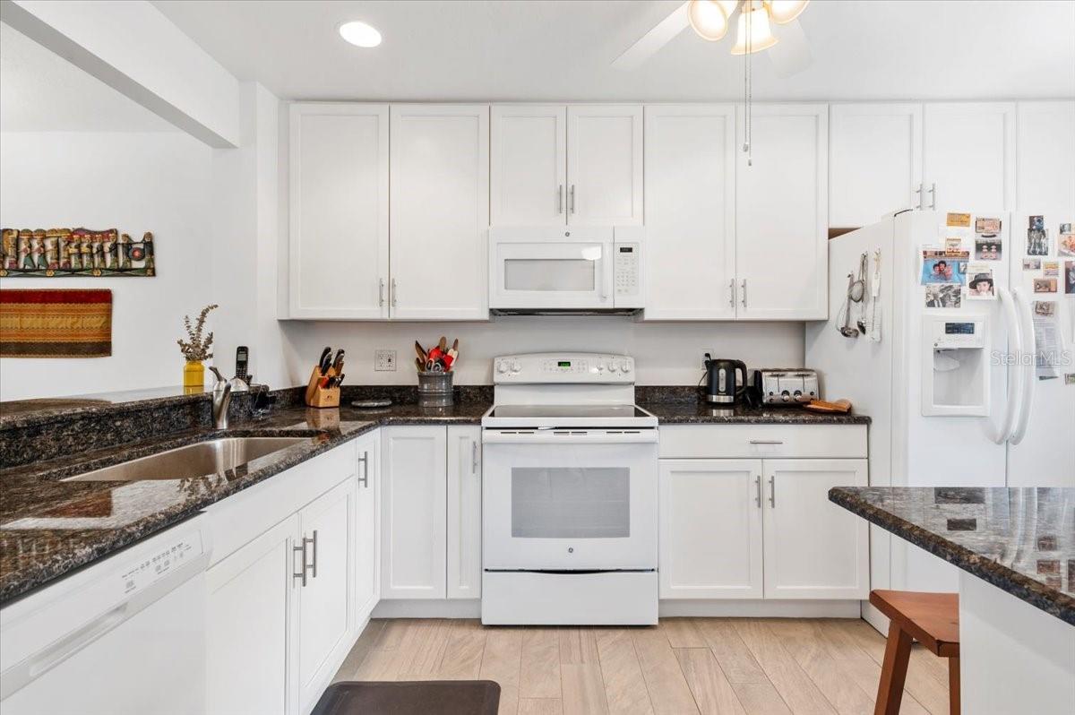 Image 5 of 38 For 1519 Pelican Point Drive 288