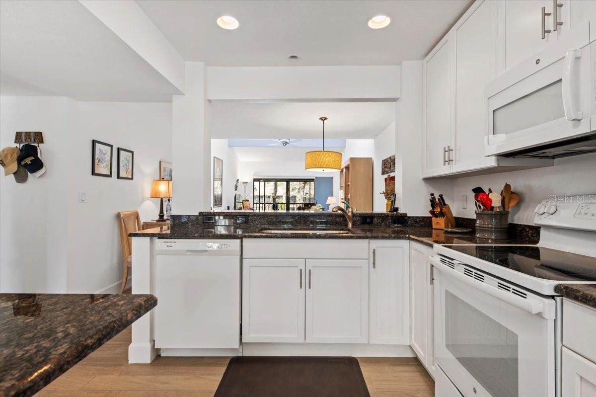 Image 7 of 38 For 1519 Pelican Point Drive 288