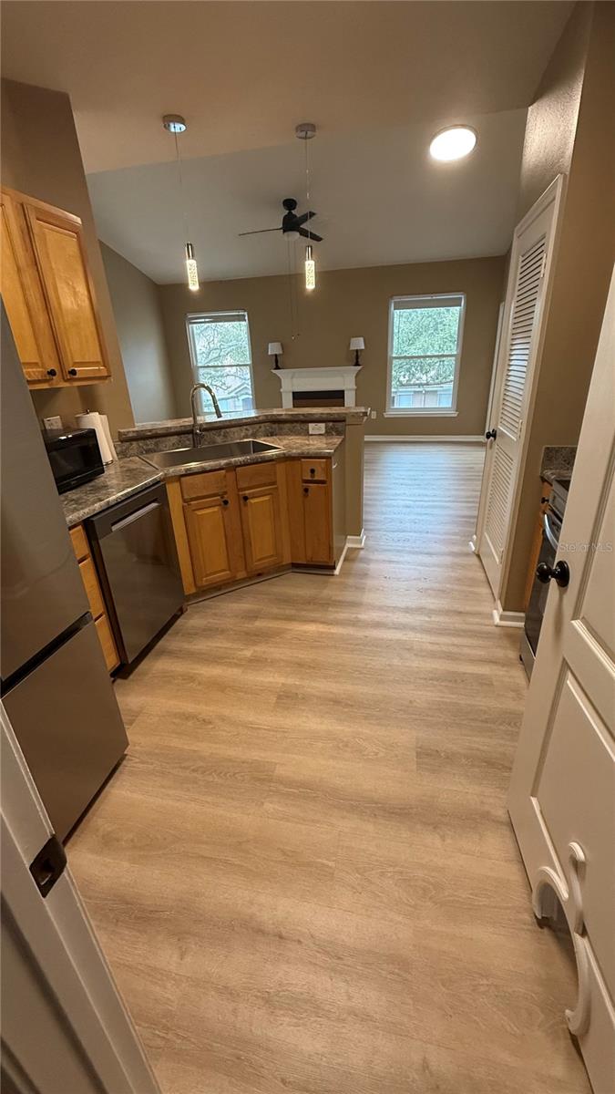 Image 20 of 43 For 10414 Villa View Circle