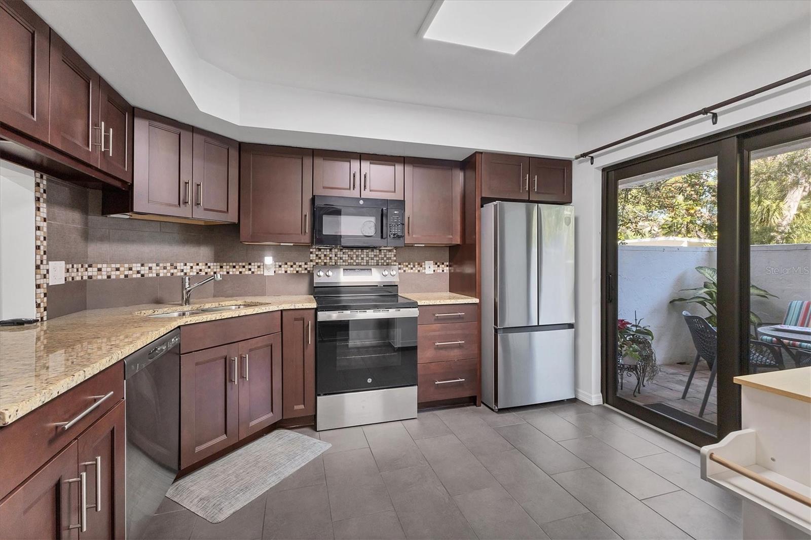 Image 11 of 56 For 3332 Thornwood Road 3332