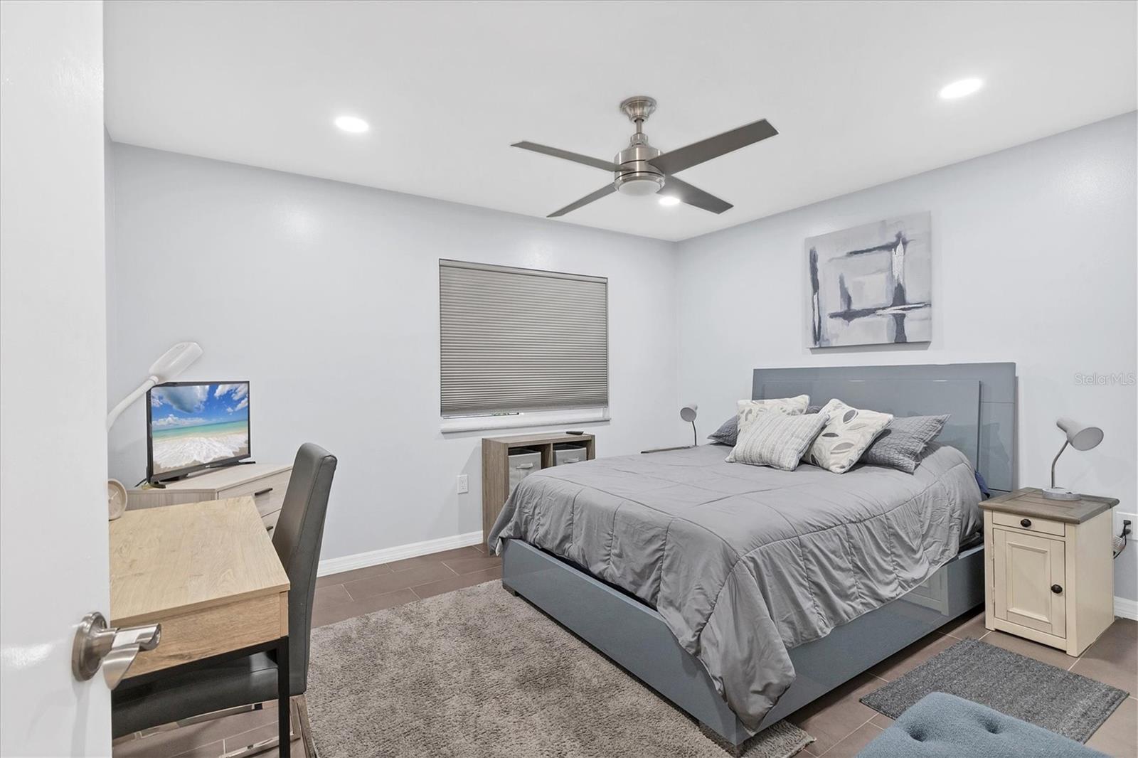 Image 23 of 56 For 3332 Thornwood Road 3332