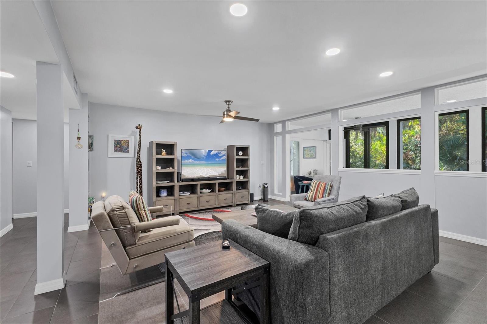 Image 4 of 56 For 3332 Thornwood Road 3332