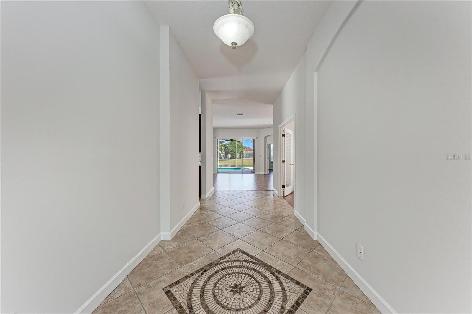 Image 11 of 70 For 217 39th Street Ne