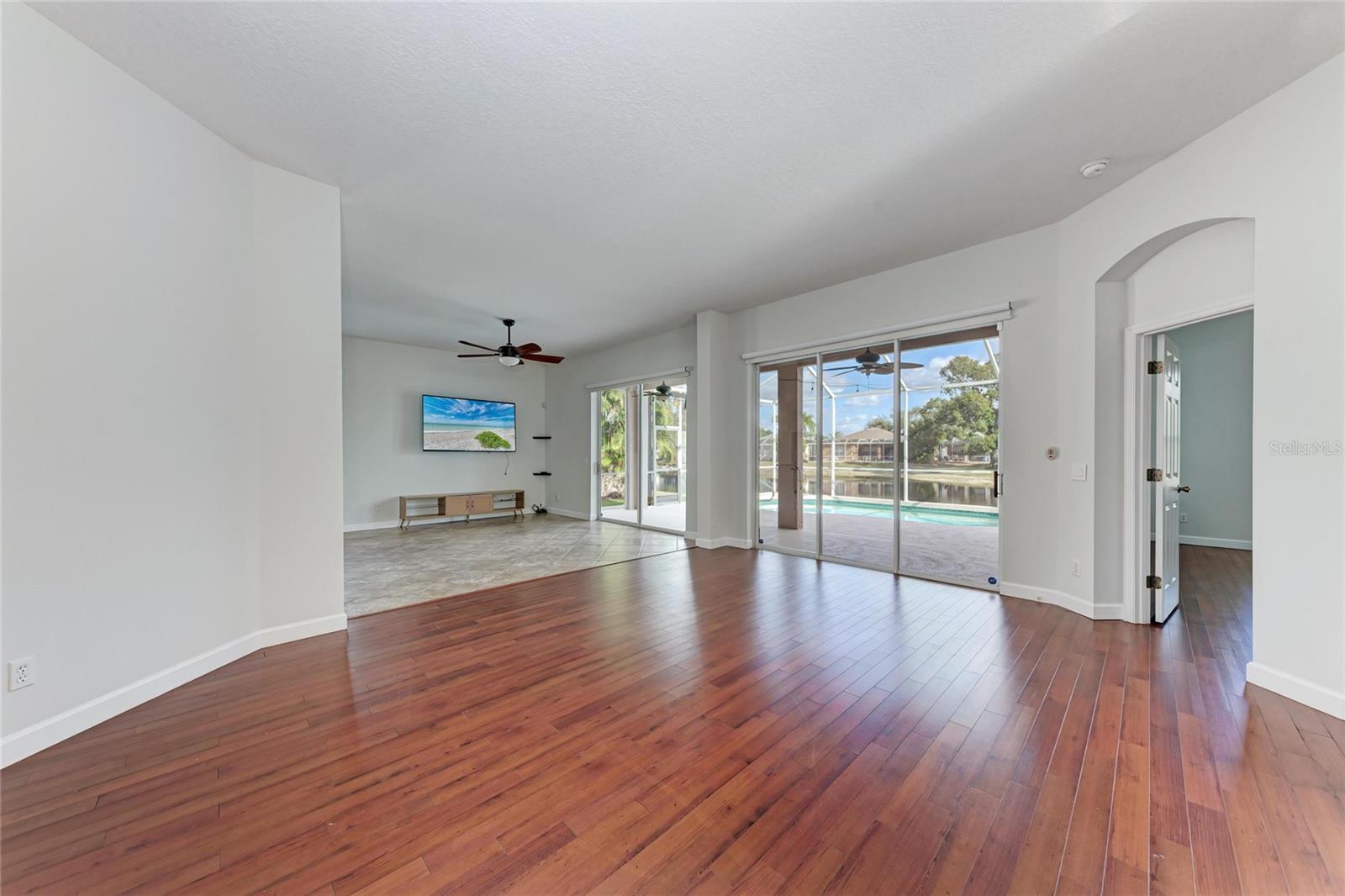 Image 12 of 70 For 217 39th Street Ne