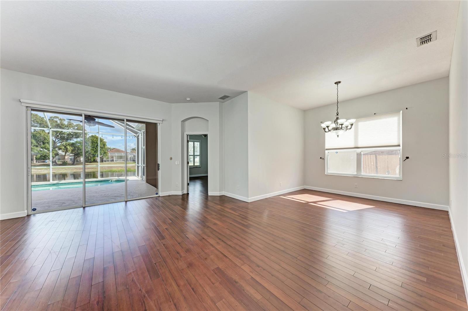 Image 13 of 70 For 217 39th Street Ne