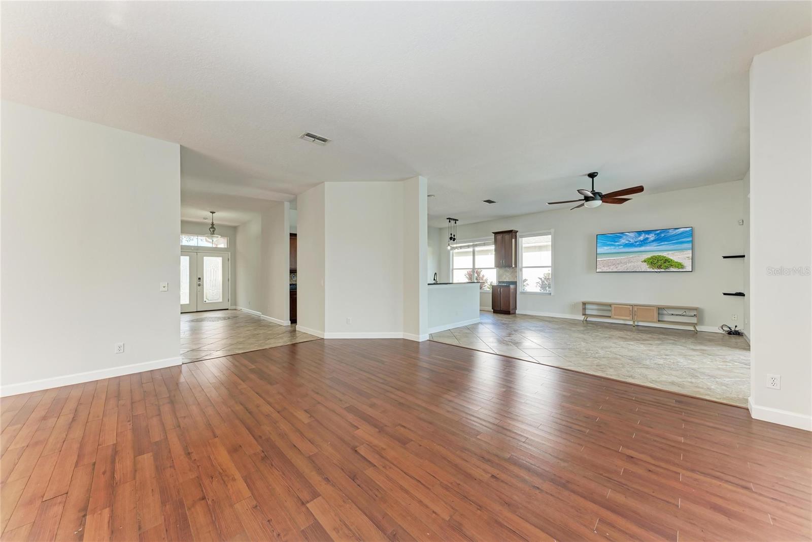 Image 14 of 70 For 217 39th Street Ne