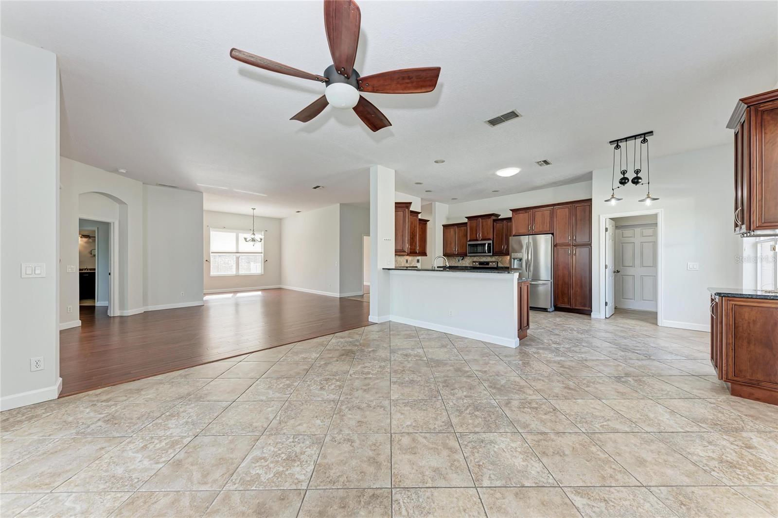 Image 17 of 70 For 217 39th Street Ne