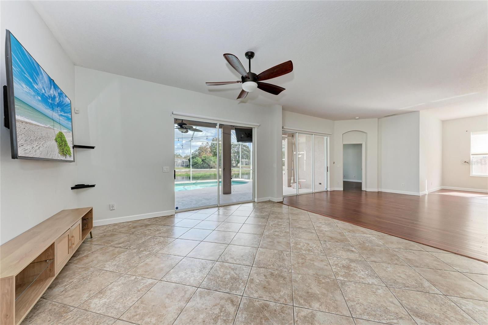 Image 18 of 70 For 217 39th Street Ne