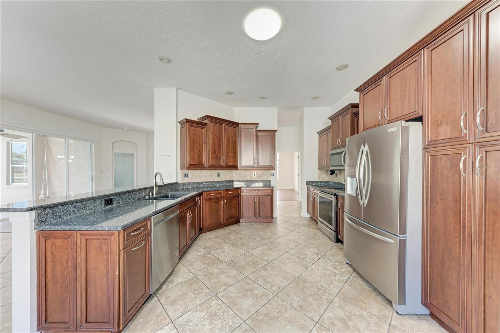 Image 23 of 70 For 217 39th Street Ne