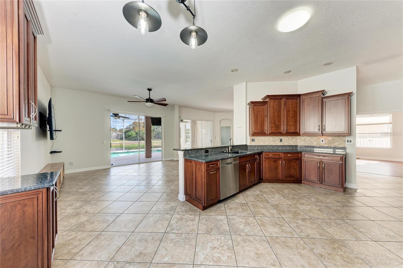 Image 24 of 70 For 217 39th Street Ne