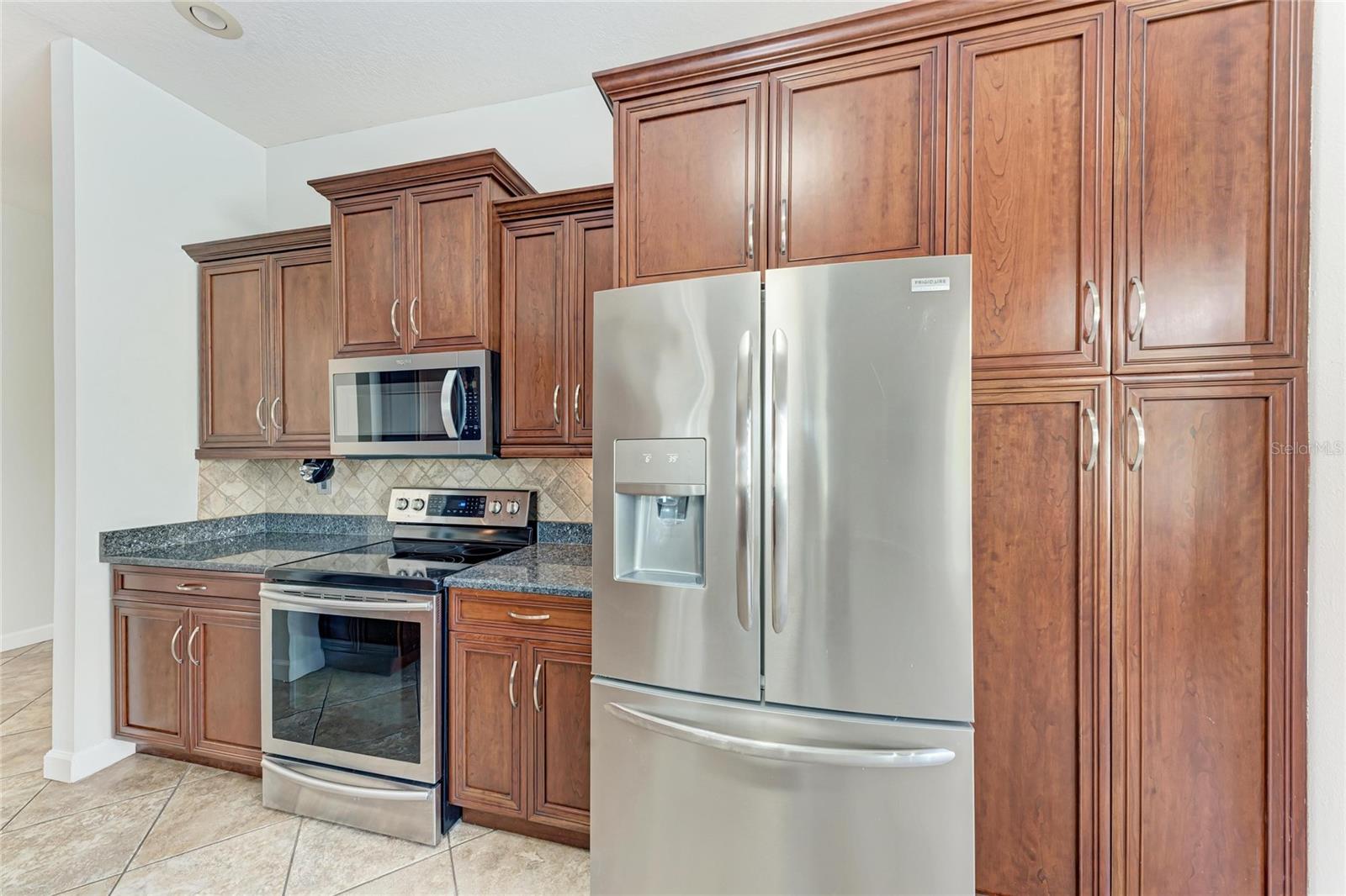 Image 25 of 70 For 217 39th Street Ne