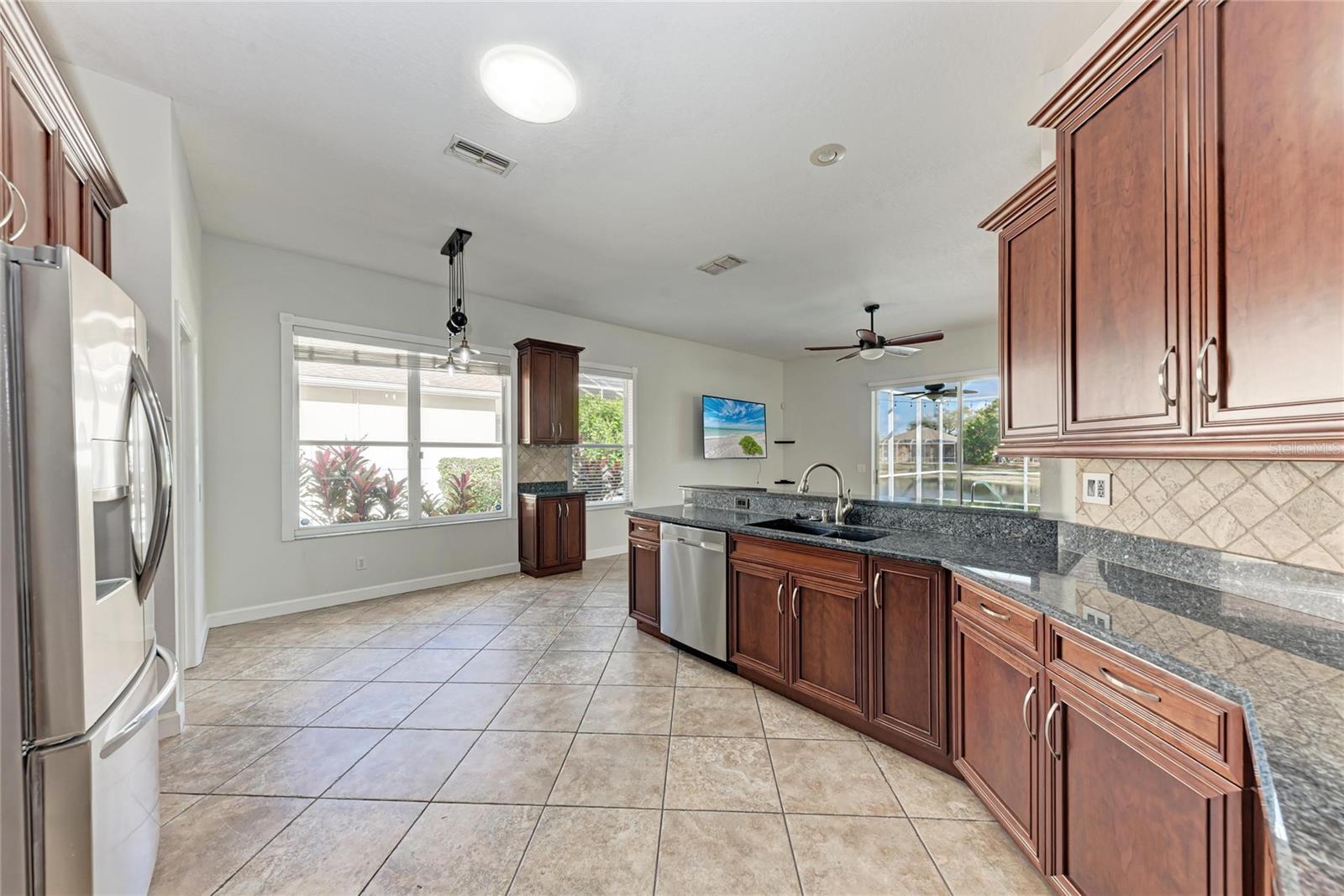 Image 27 of 70 For 217 39th Street Ne