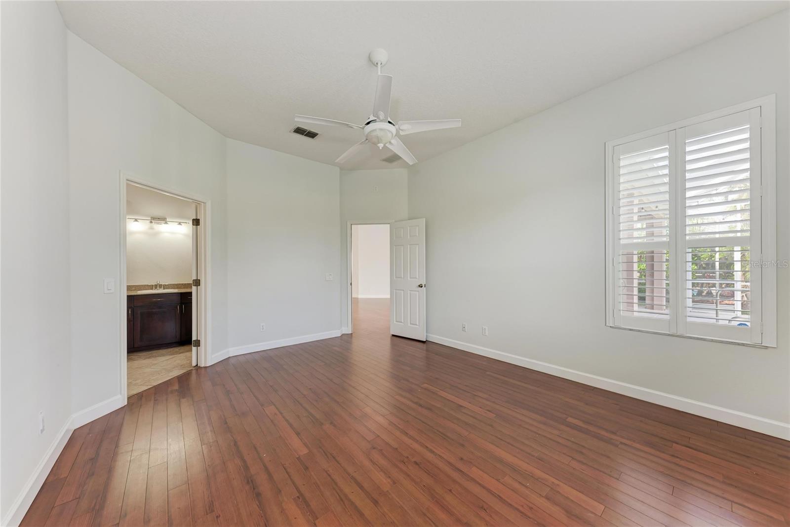 Image 33 of 70 For 217 39th Street Ne