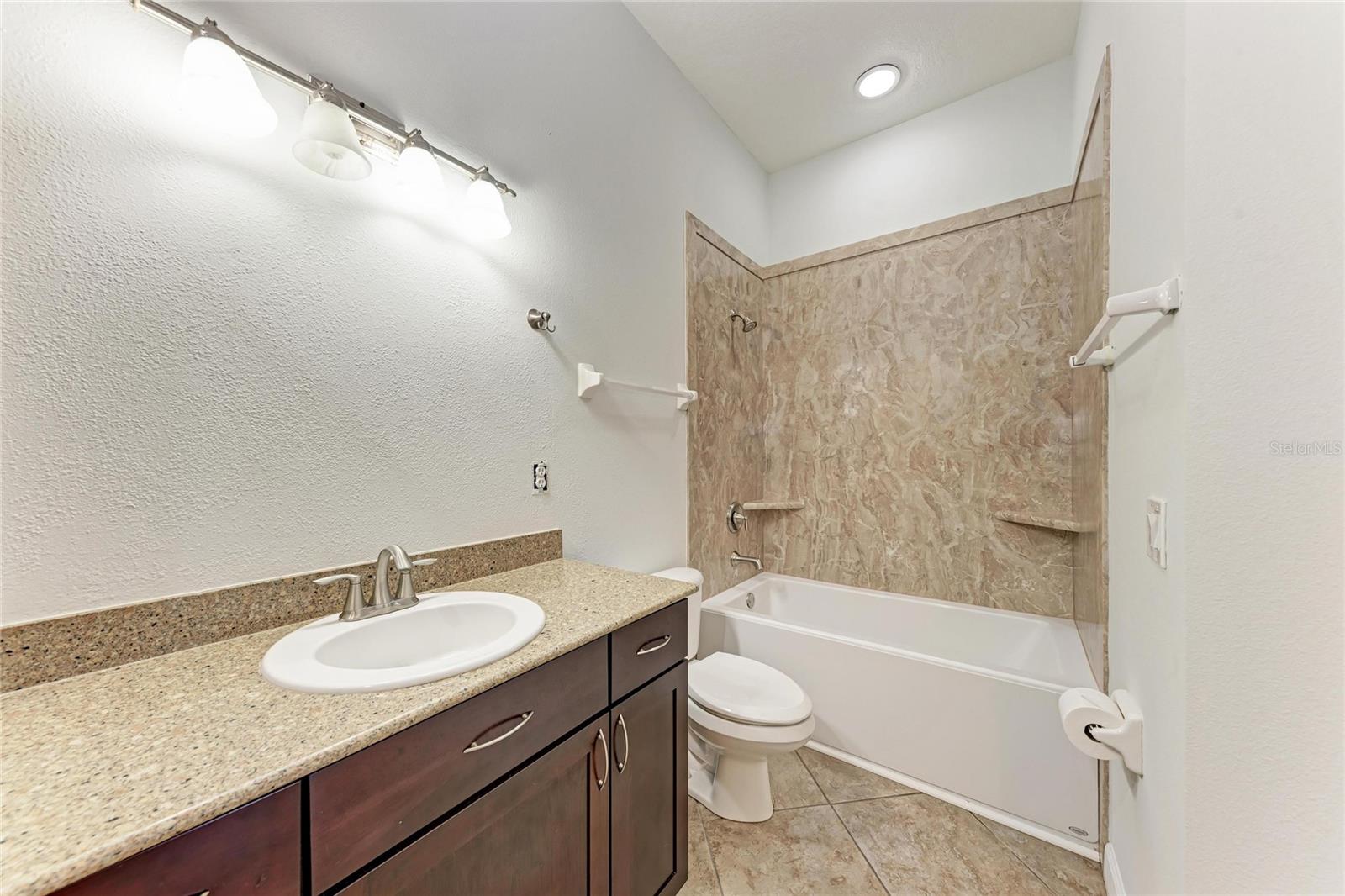 Image 38 of 70 For 217 39th Street Ne