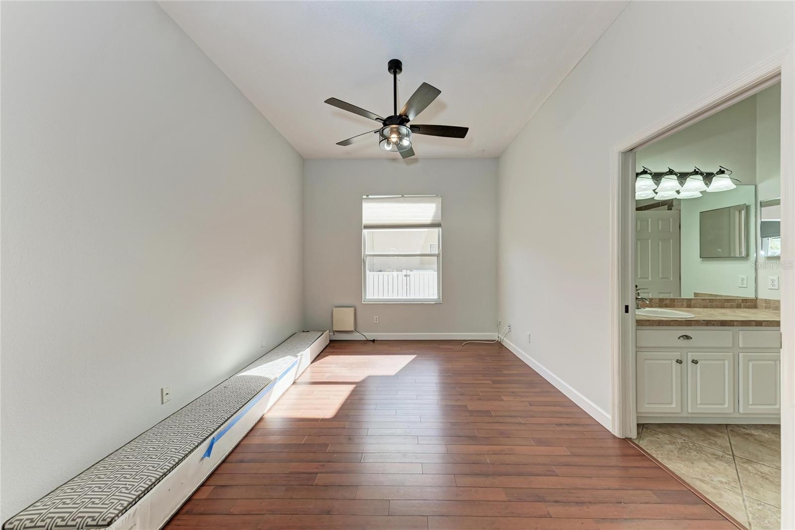 Image 39 of 70 For 217 39th Street Ne