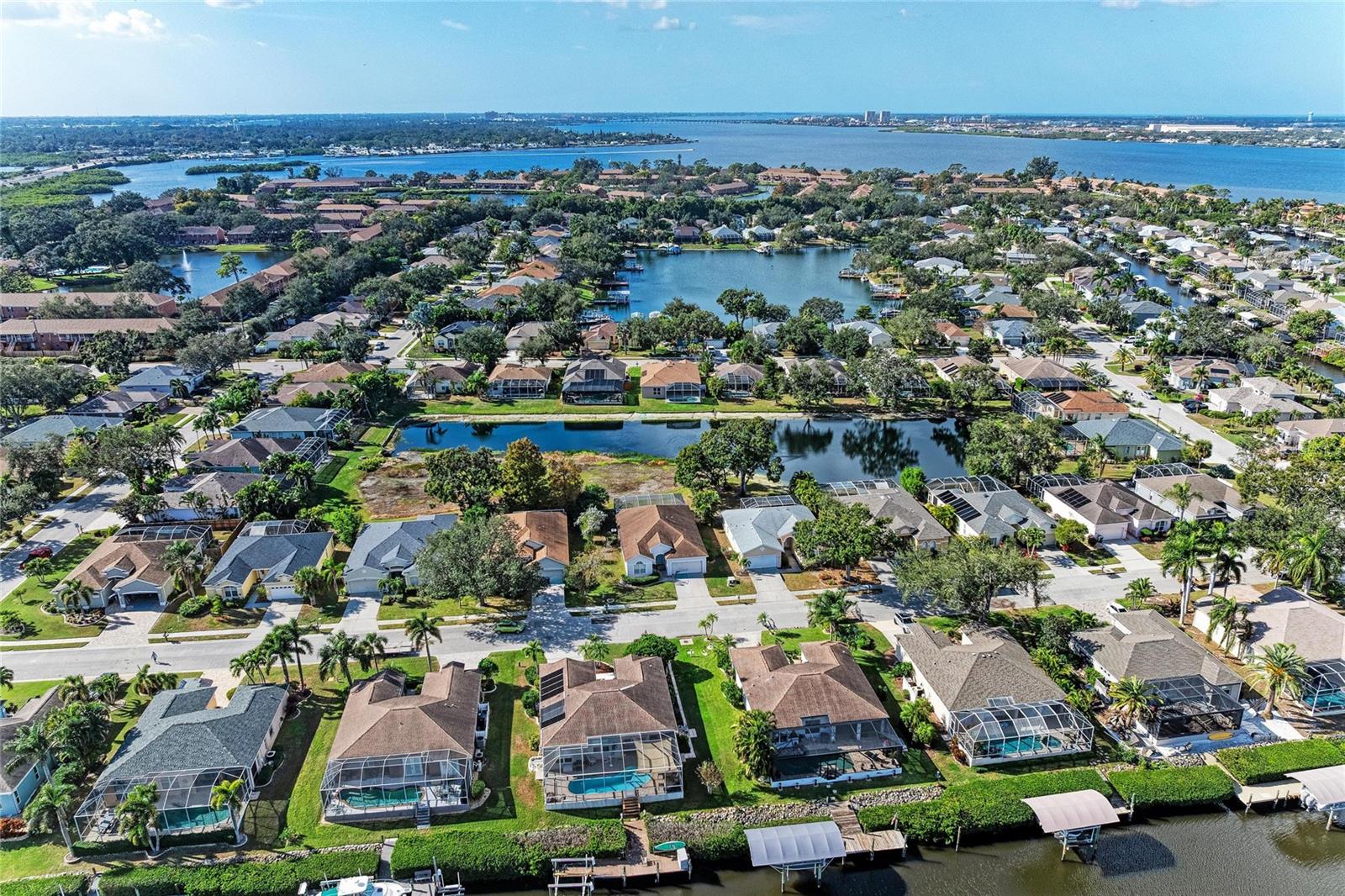 Image 5 of 70 For 217 39th Street Ne