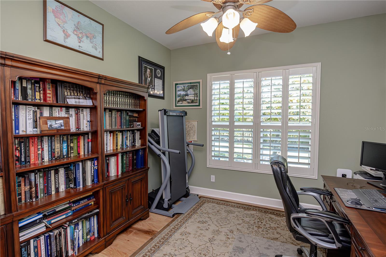 Image 14 of 69 For 1929 24th Street Circle W