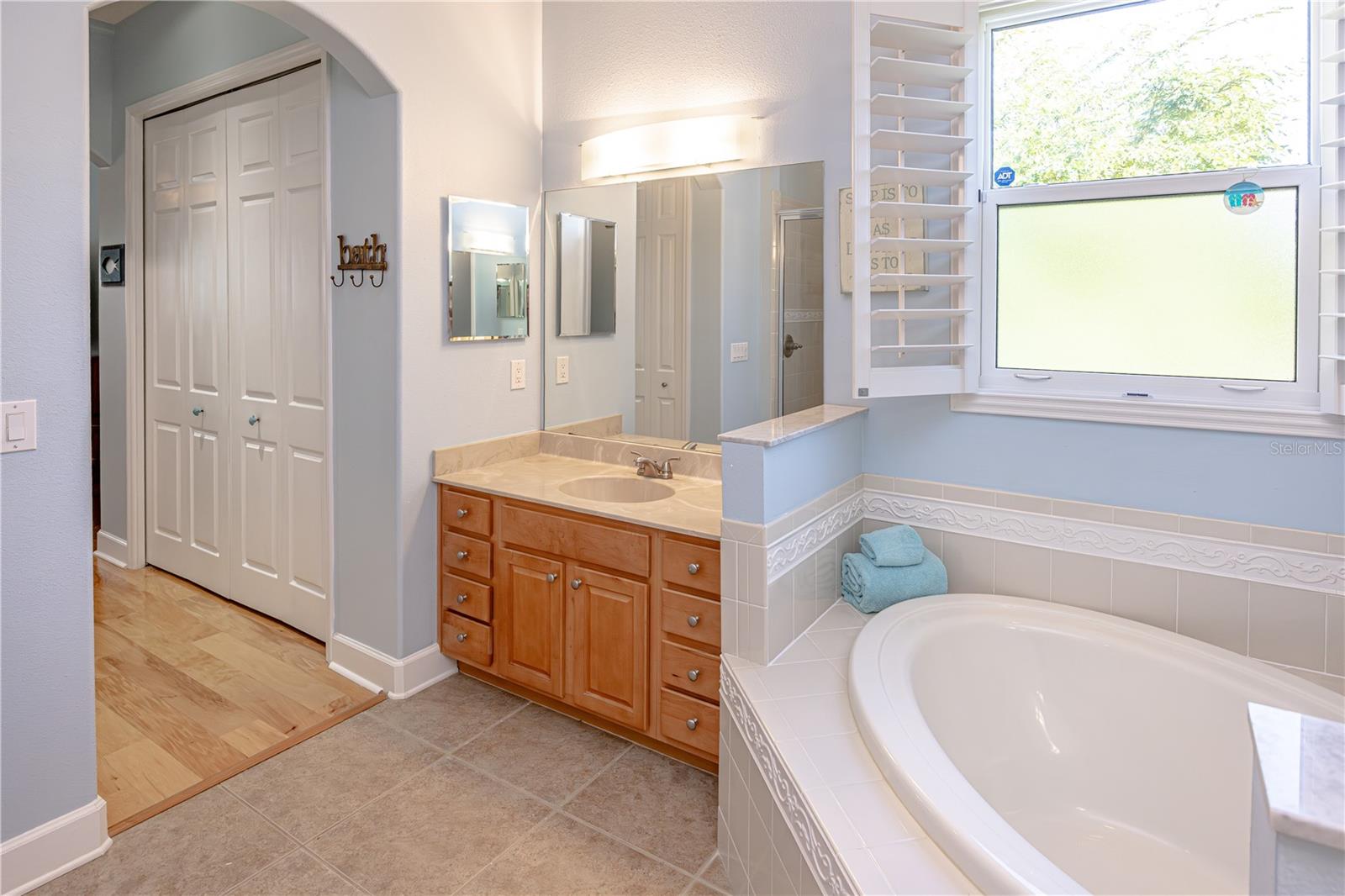 Image 28 of 69 For 1929 24th Street Circle W