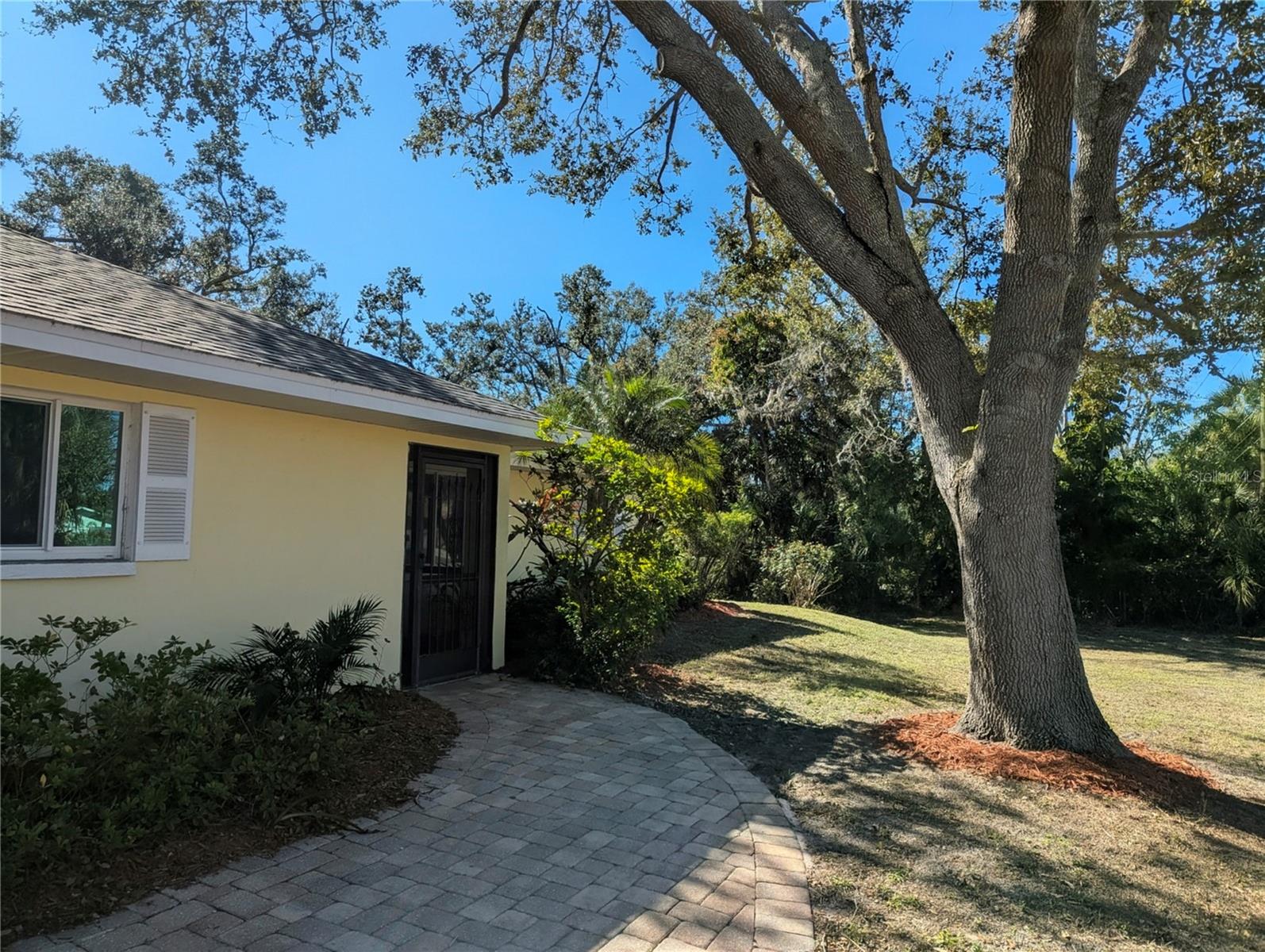 Image 10 of 39 For 1710 Robbins Road