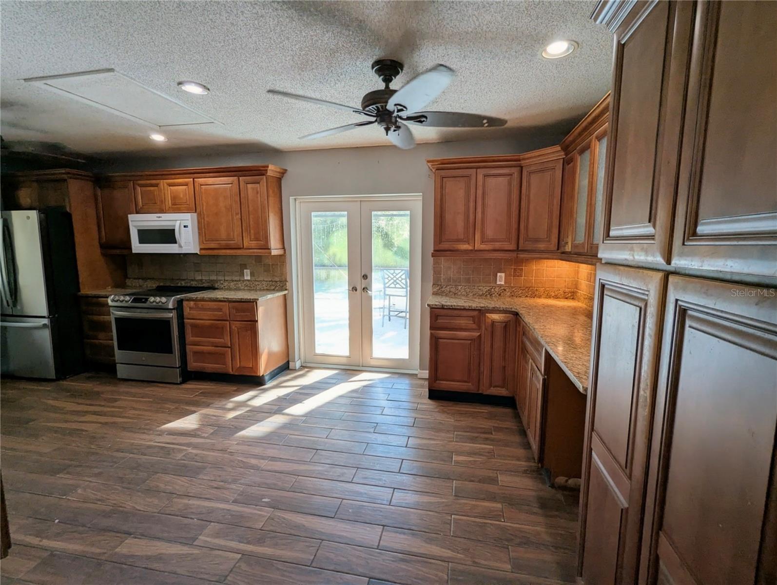 Image 14 of 39 For 1710 Robbins Road