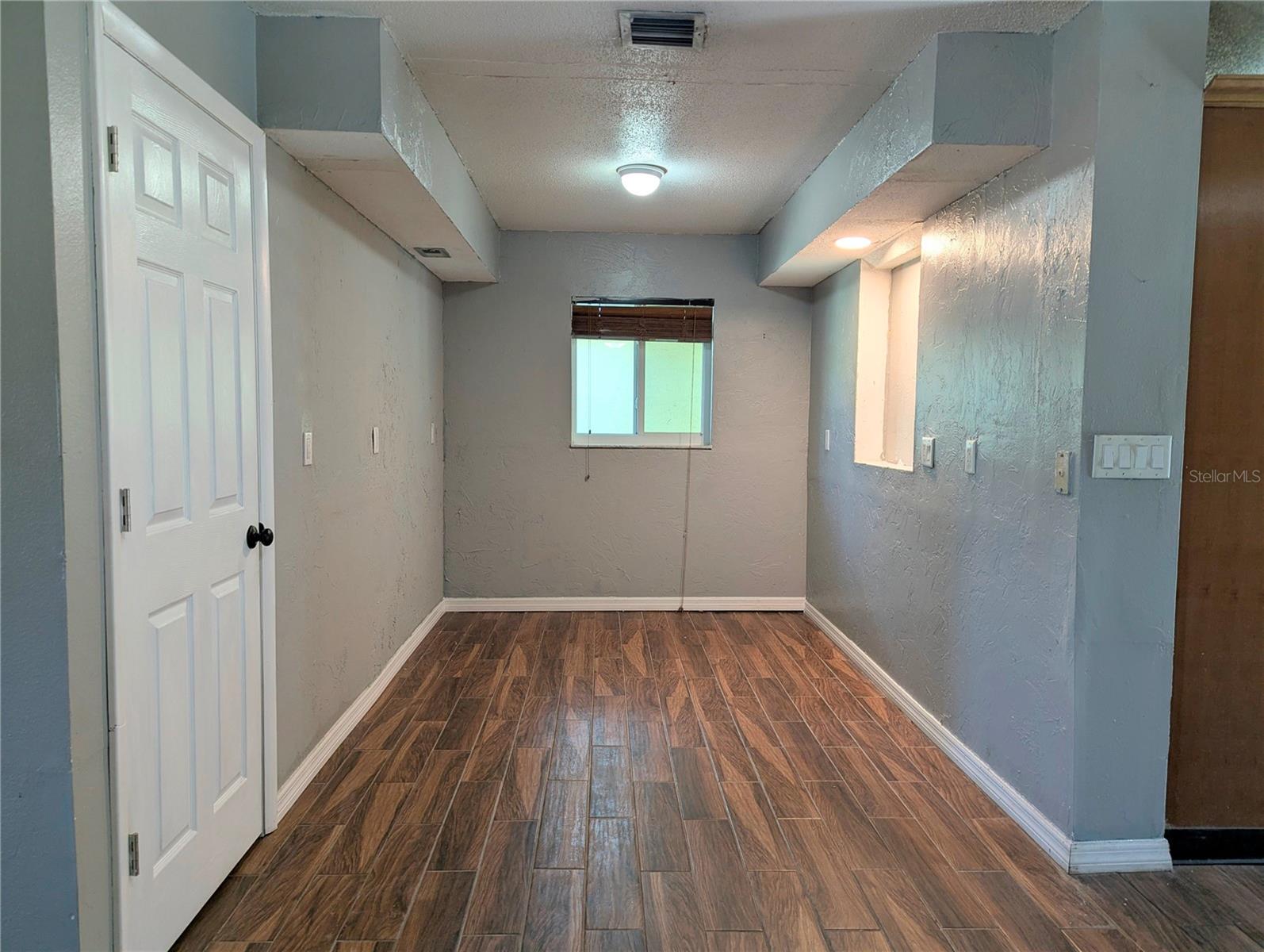 Image 17 of 39 For 1710 Robbins Road